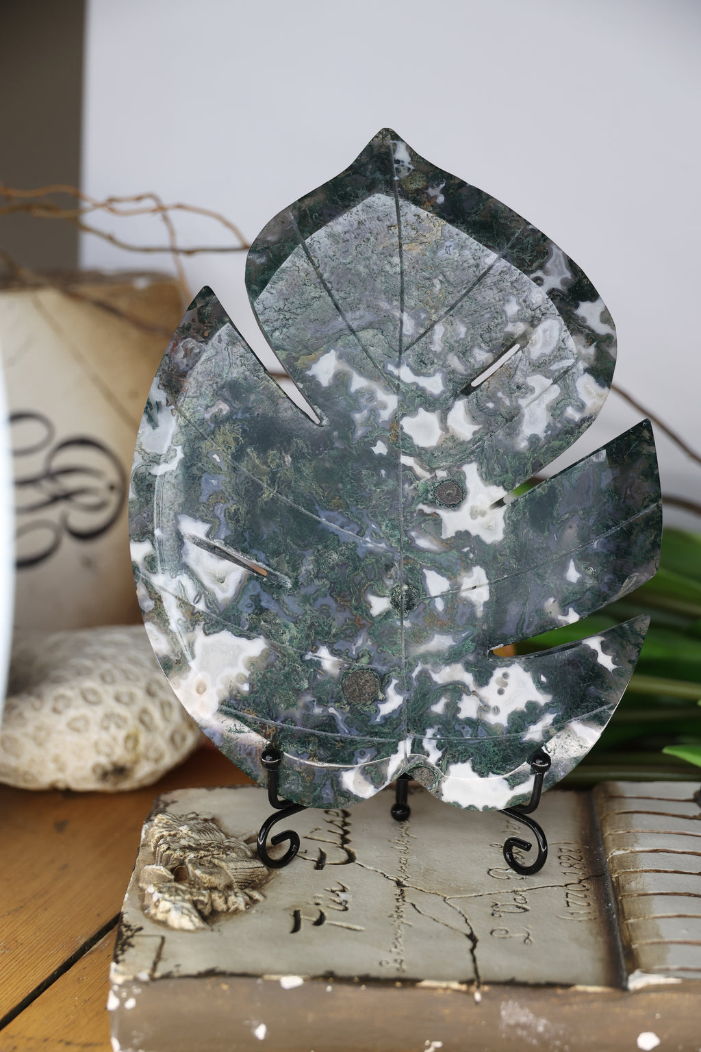 Moss Agate Monstera Leaf Carving