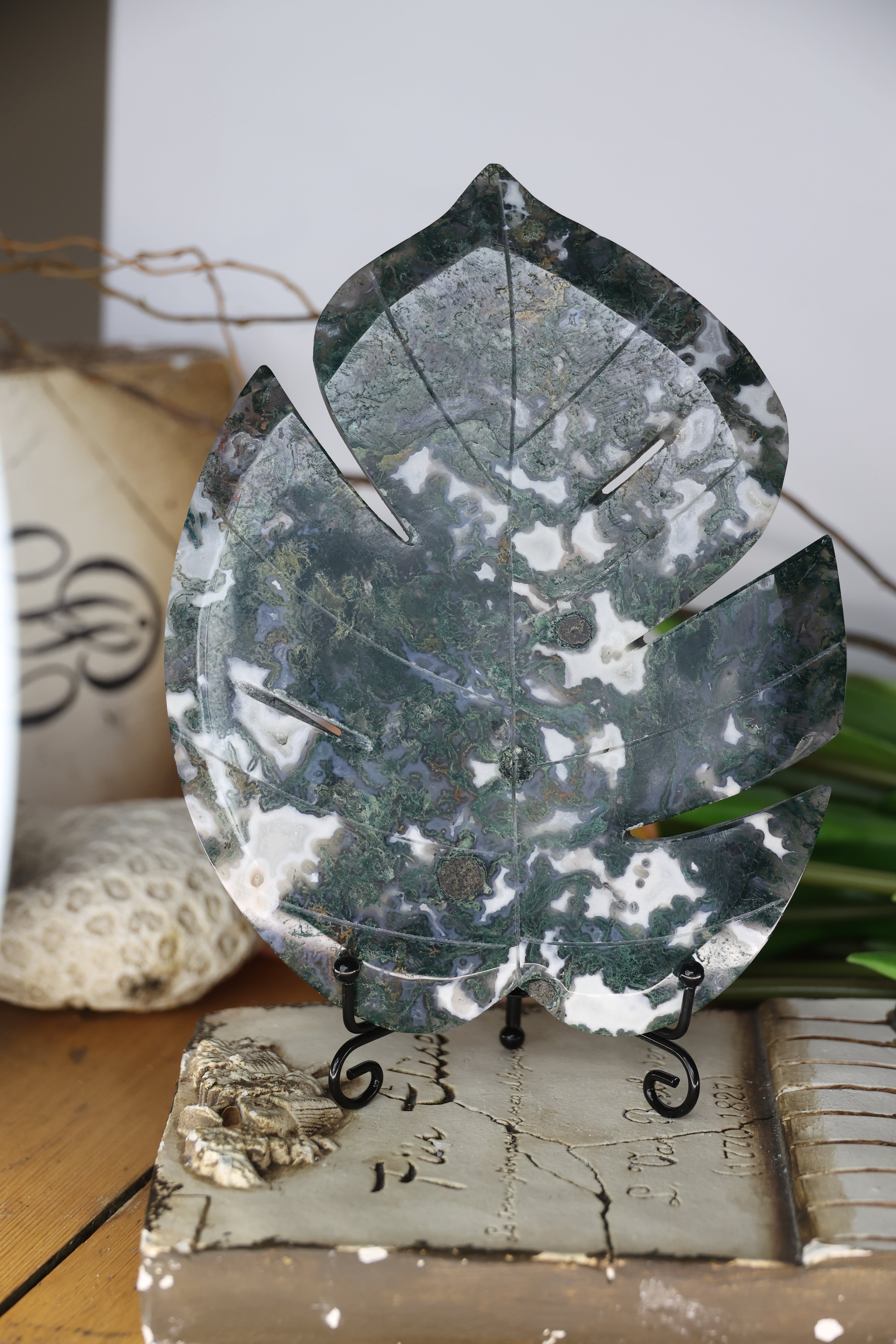 Moss Agate Monstera Leaf Carving
