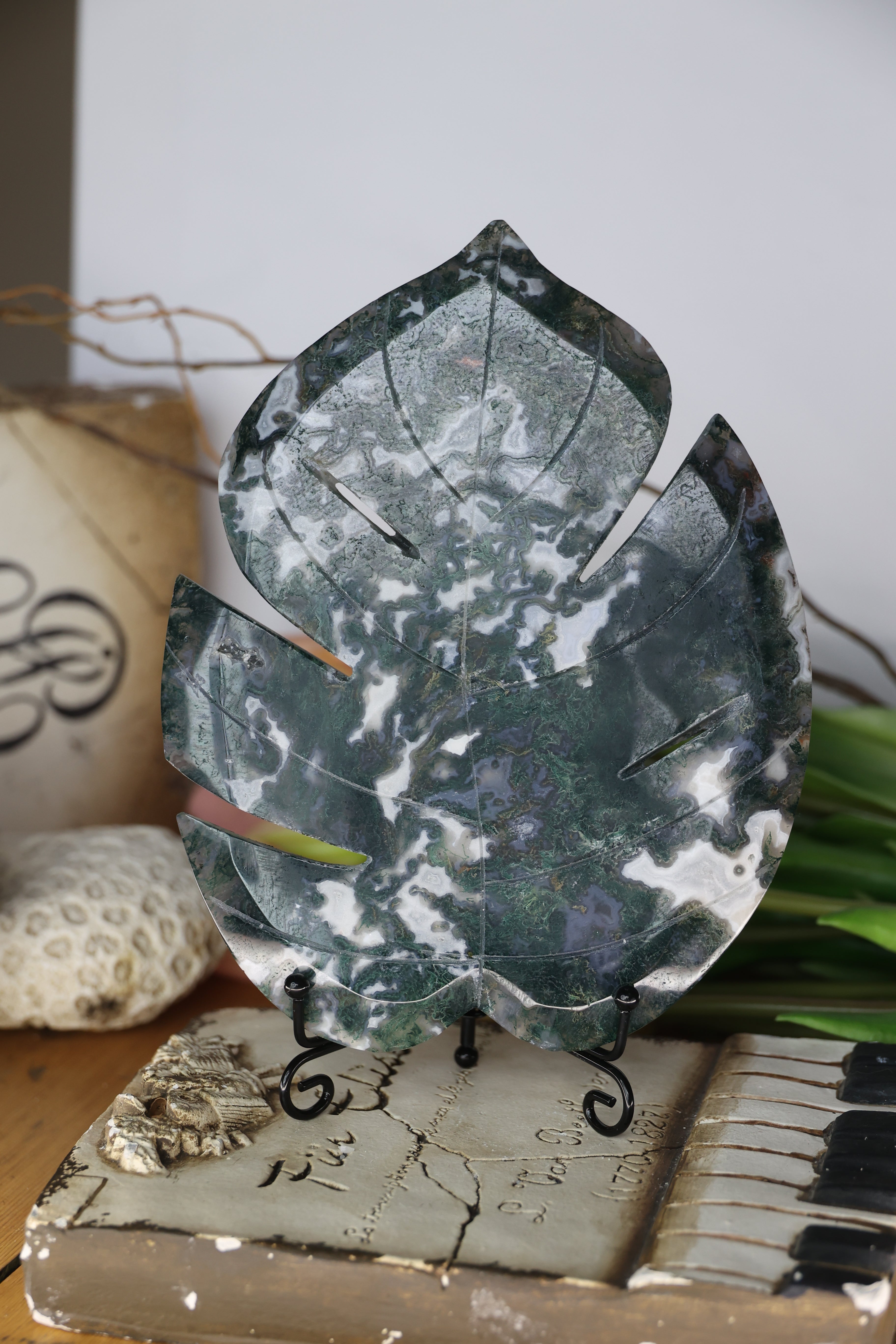 Moss Agate Monstera Leaf Carving